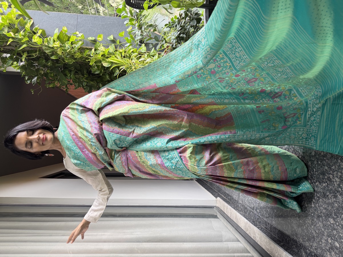 Aqua & Rose Two-Tone Handloom Pure Katan Silk Banarasi Saree — Banarasi, Pure Katan Silk, Varanasi, Uttar Pradesh, view 3