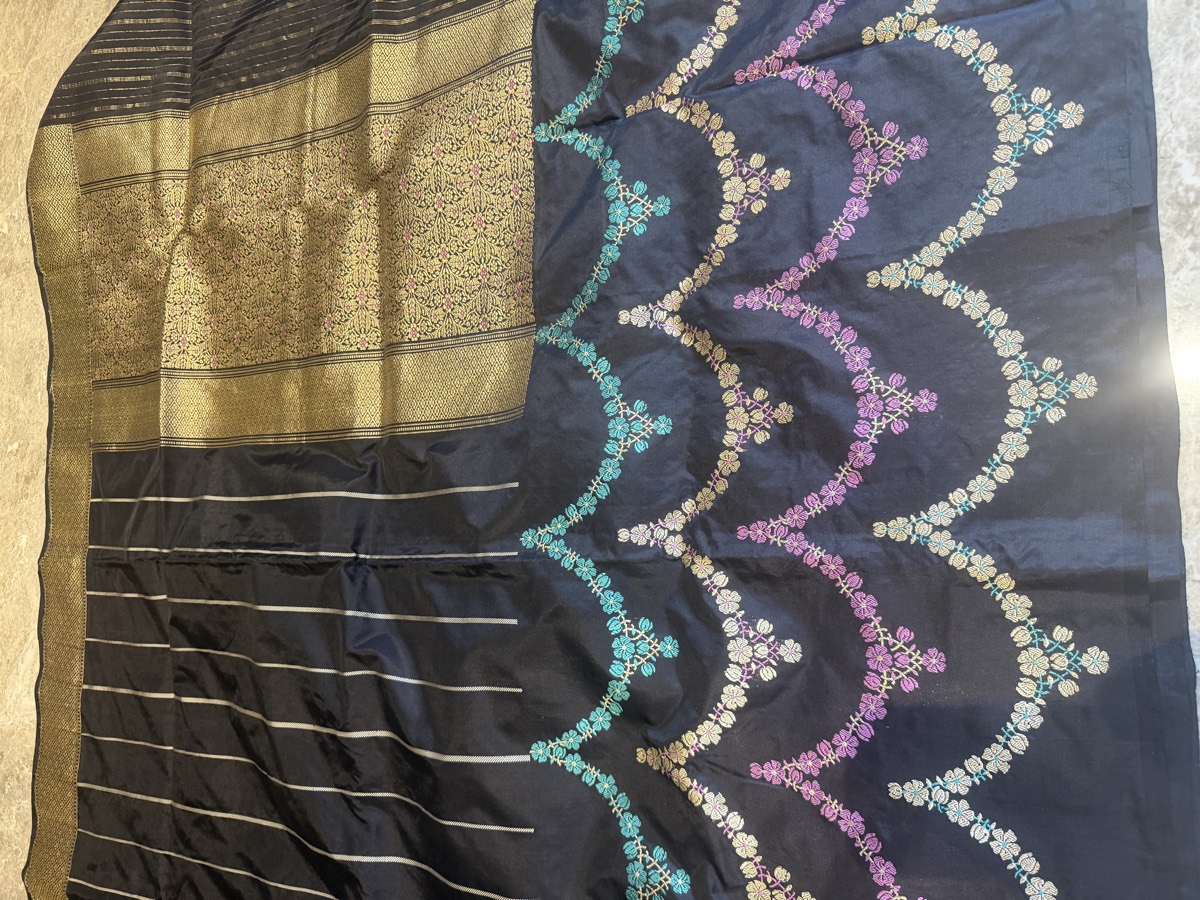 Black Ektara Katan Silk Kaduwa Banarasi Saree with Scallop Necklace Border — Banarasi, Ektara Katan Silk, Varanasi, Uttar Pradesh, view 7