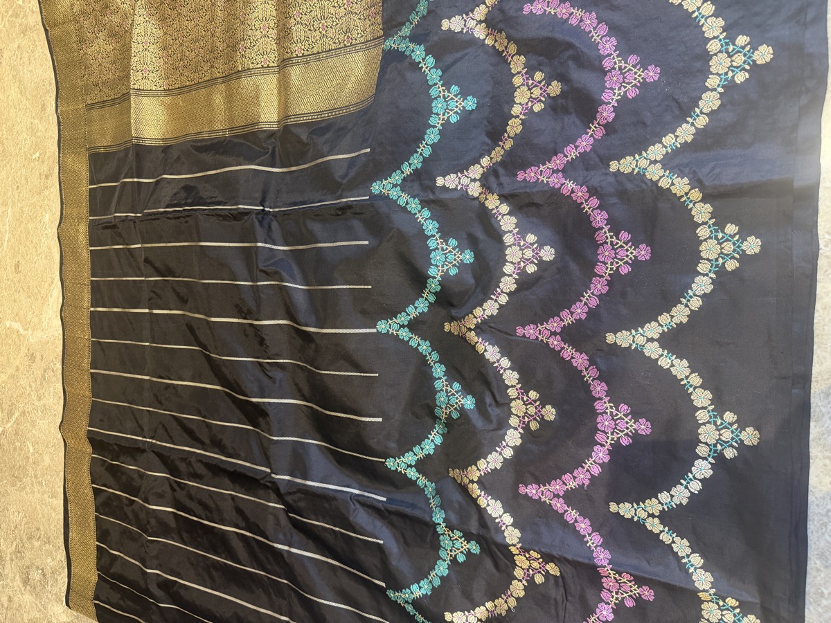 Black Ektara Katan Silk Kaduwa Banarasi Saree with Scallop Necklace Border — Banarasi, Ektara Katan Silk, Varanasi, Uttar Pradesh, view 8