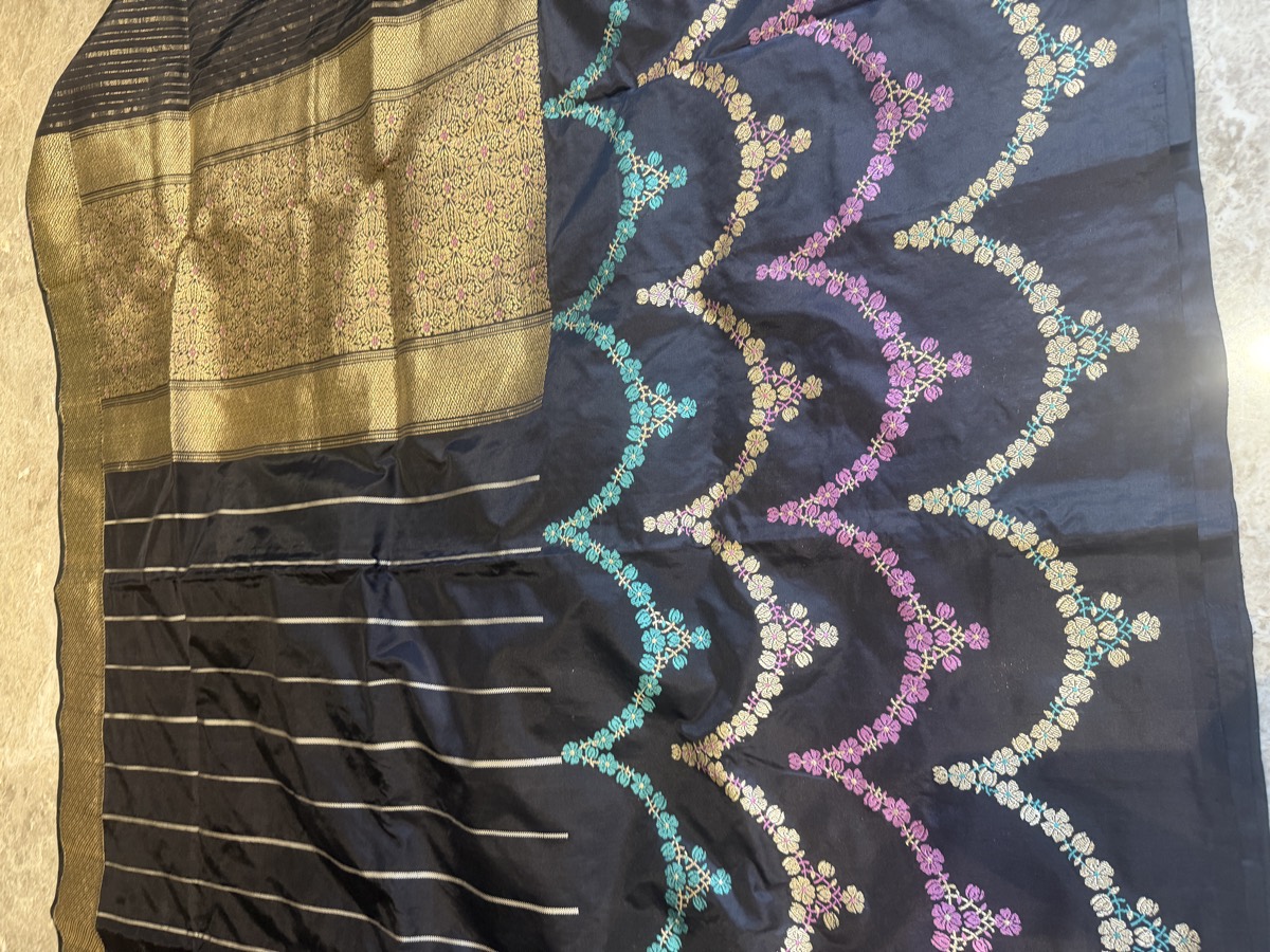 Black Ektara Katan Silk Kaduwa Banarasi Saree with Scallop Necklace Border — Banarasi, Ektara Katan Silk, Varanasi, Uttar Pradesh, view 9