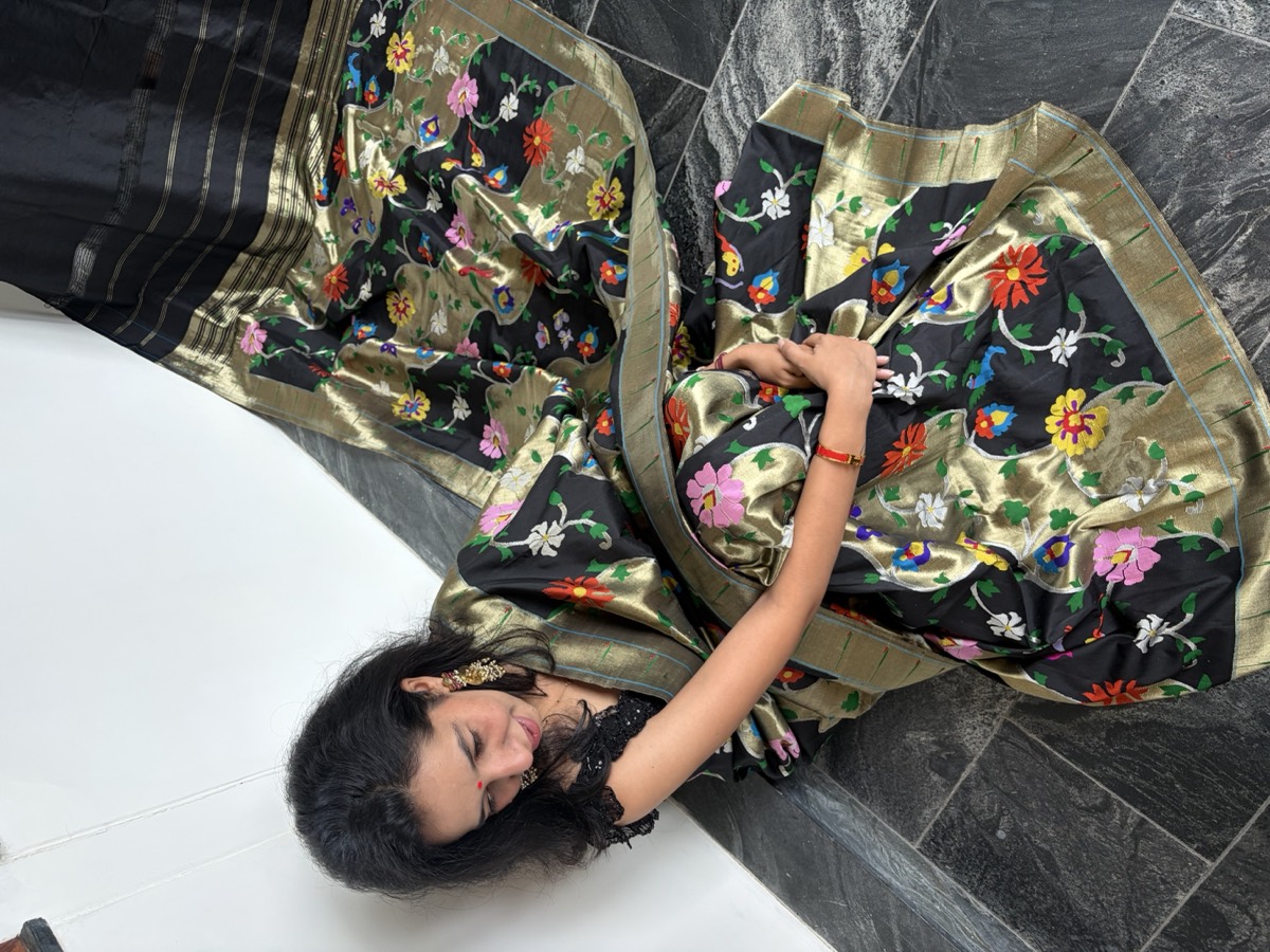Black Silk Brocade Sona Rupa Zari Jamdani Paithani Saree — Paithani, Pure Silk, Paithan, Maharashtra, view 4
