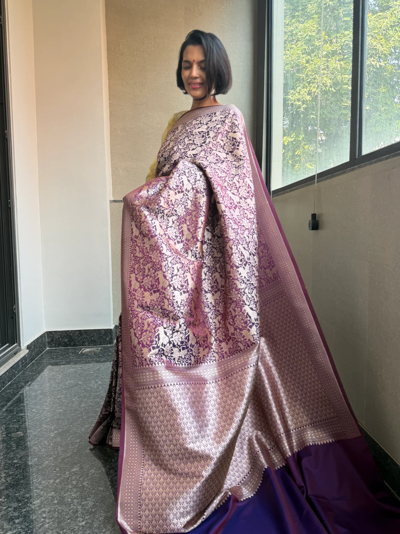 Dual-Shot Mushroo Silk Kaduwa Locked-Weave Shikargah Banarasi Saree — Banarasi, Mushroo Silk, view 4