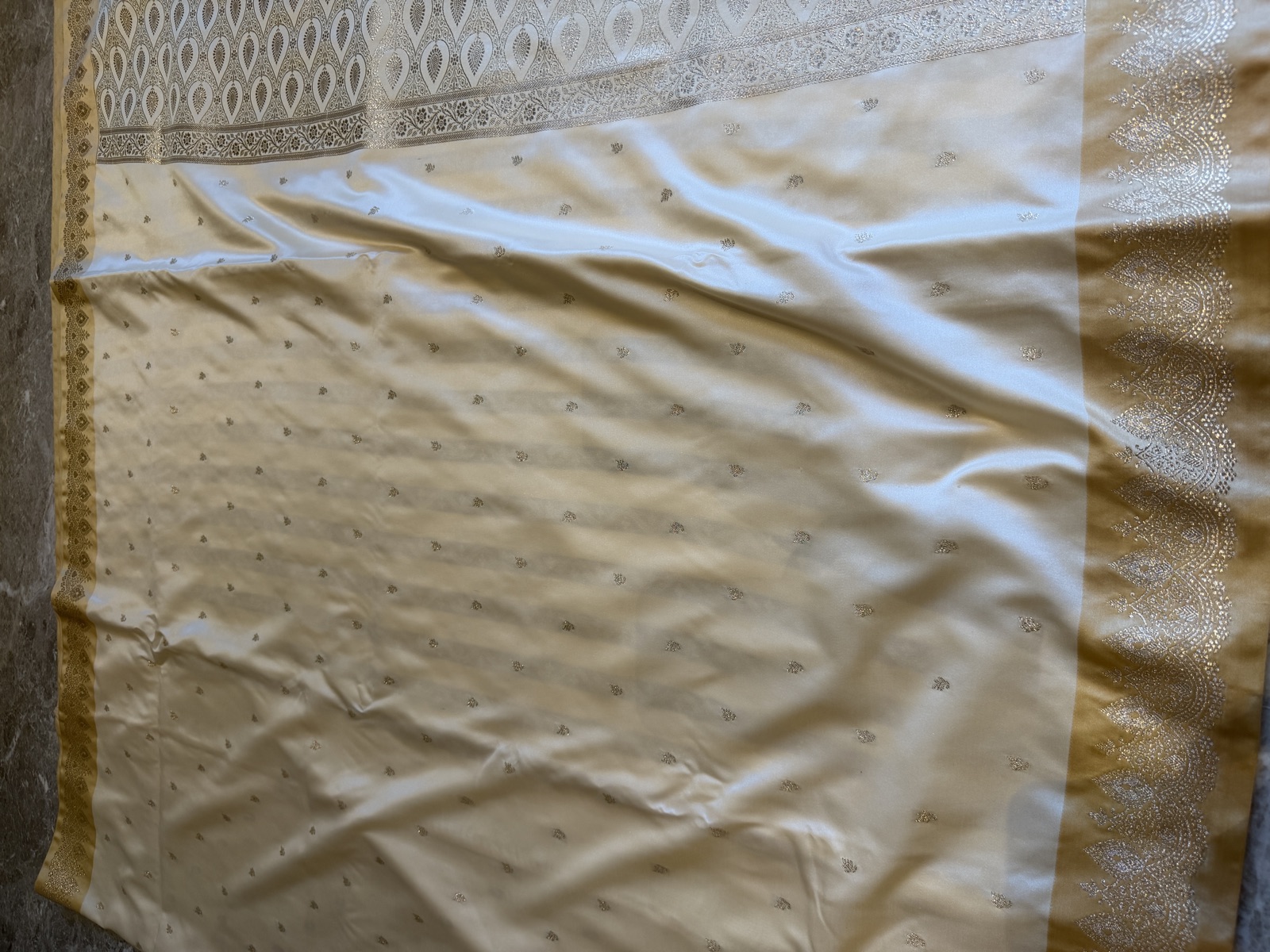 Pearl Mushroo Silk Banarasi Saree with Scallop Border — Banarasi, Mushroo Silk, Varanasi, Uttar Pradesh, view 8