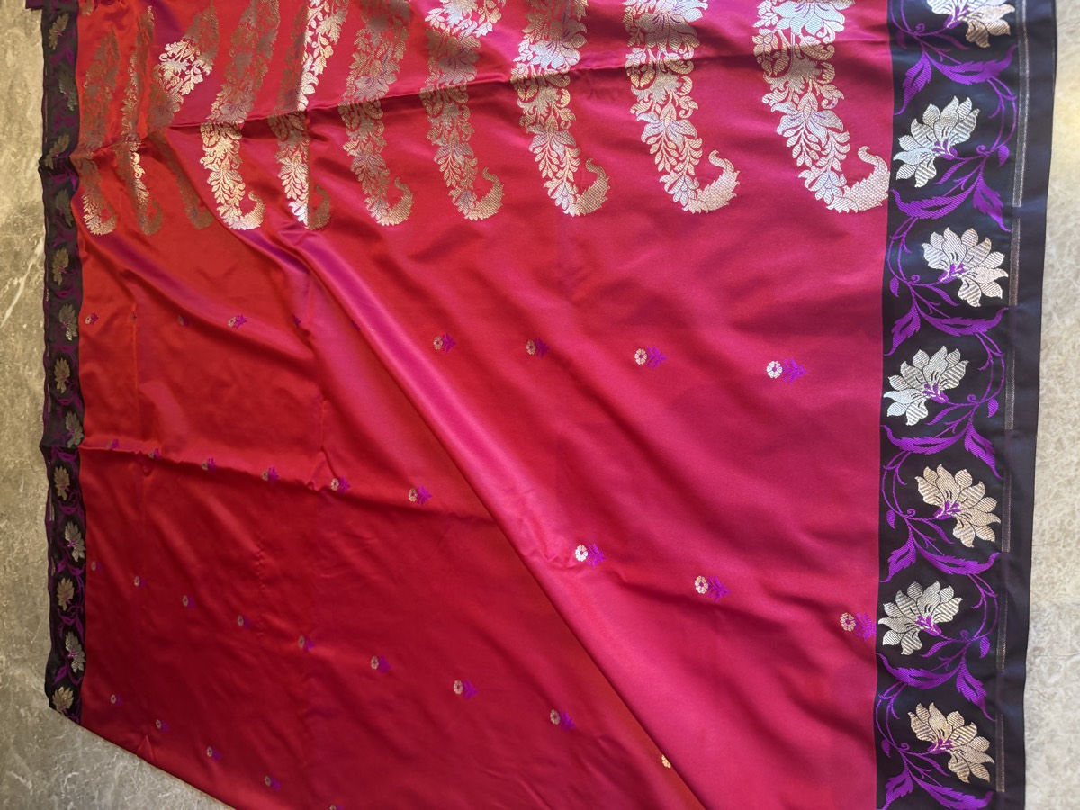 Red Mushroo Silk Handloom Banarasi Saree with Black Contrast Border — Banarasi, Mushroo Silk, Varanasi, Uttar Pradesh, view 8