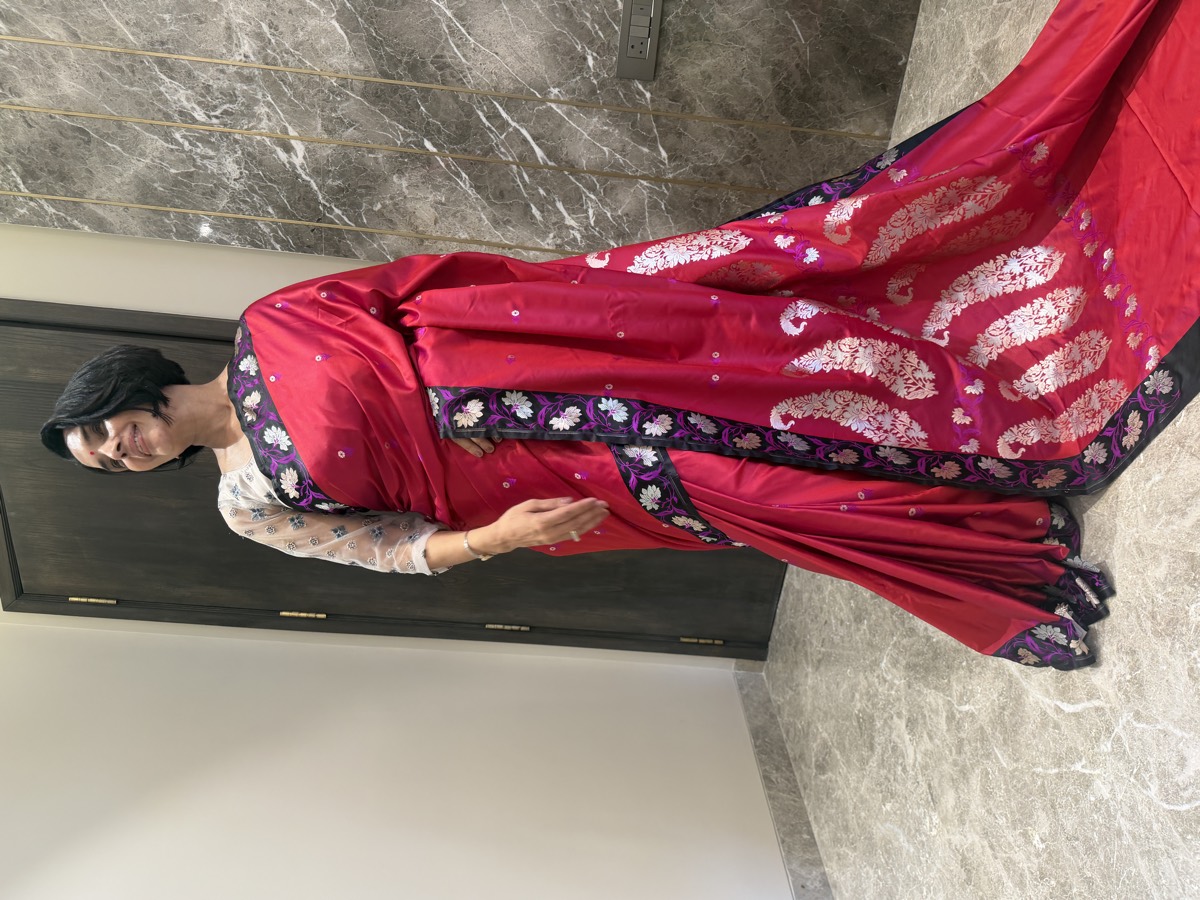 Red Mushroo Silk Handloom Banarasi Saree with Black Contrast Border — Banarasi, Mushroo Silk, Varanasi, Uttar Pradesh, view 3
