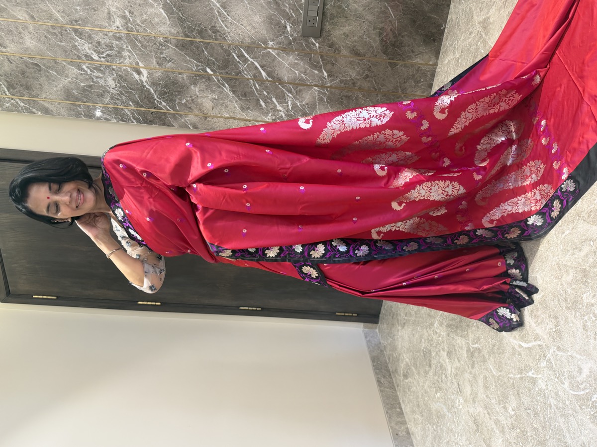 Red Mushroo Silk Handloom Banarasi Saree with Black Contrast Border — Banarasi, Mushroo Silk, Varanasi, Uttar Pradesh, view 5