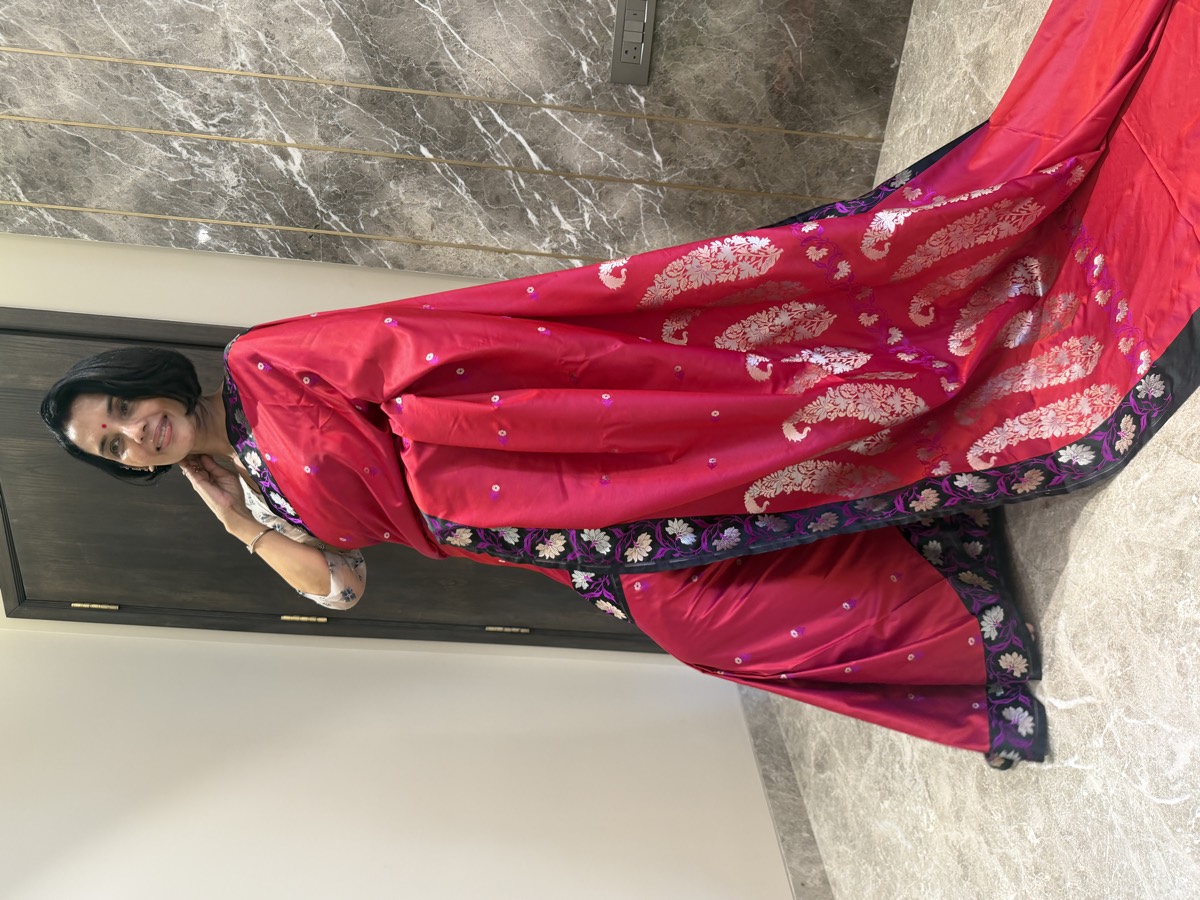 Red Mushroo Silk Handloom Banarasi Saree with Black Contrast Border — Banarasi, Mushroo Silk, Varanasi, Uttar Pradesh, view 4