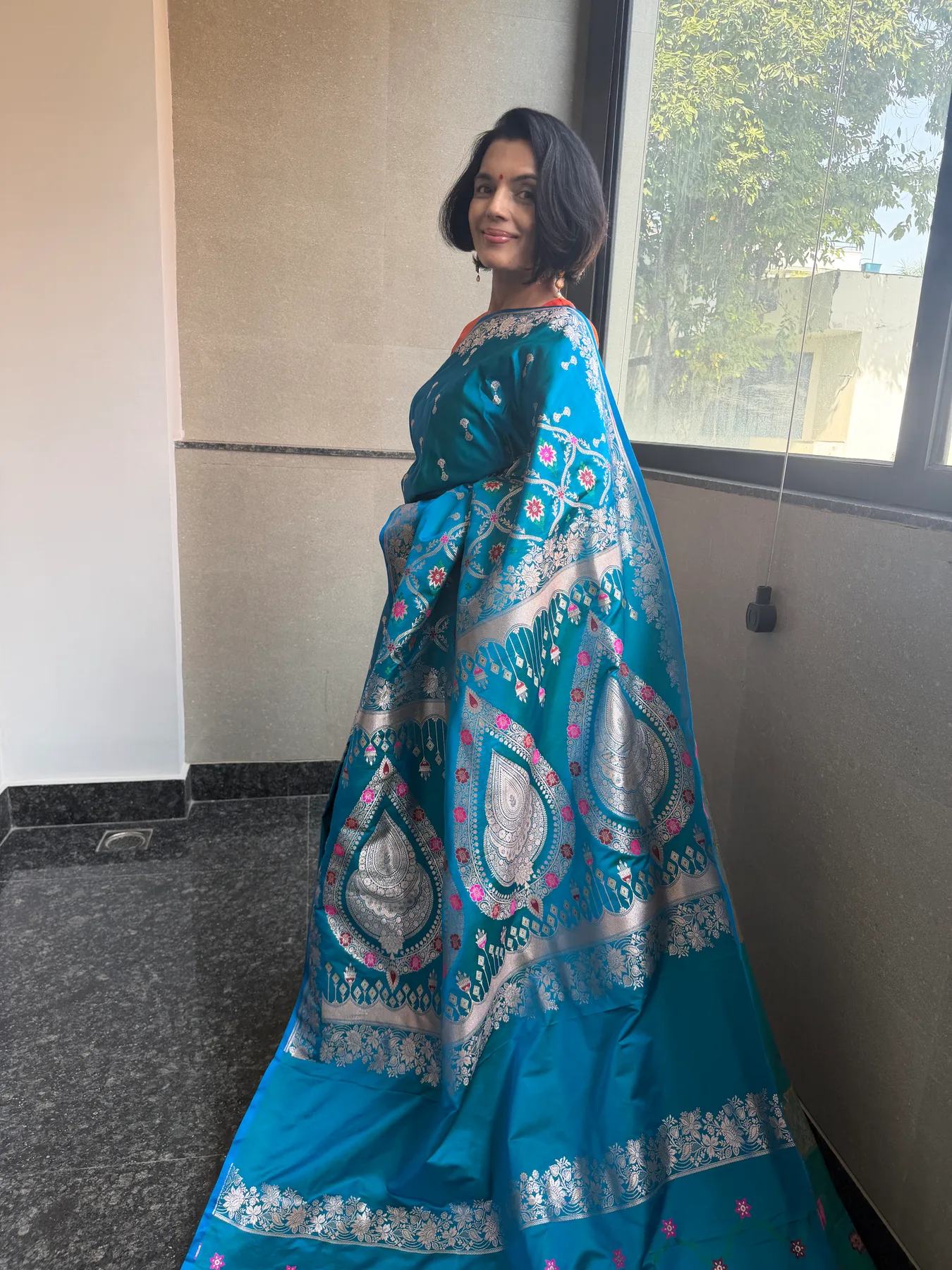 Teal Dual-Tone Mushroo Silk Grand Pallu Banarasi Saree with Silver-Tone Zari — Banarasi, Mushroo Silk, view 4
