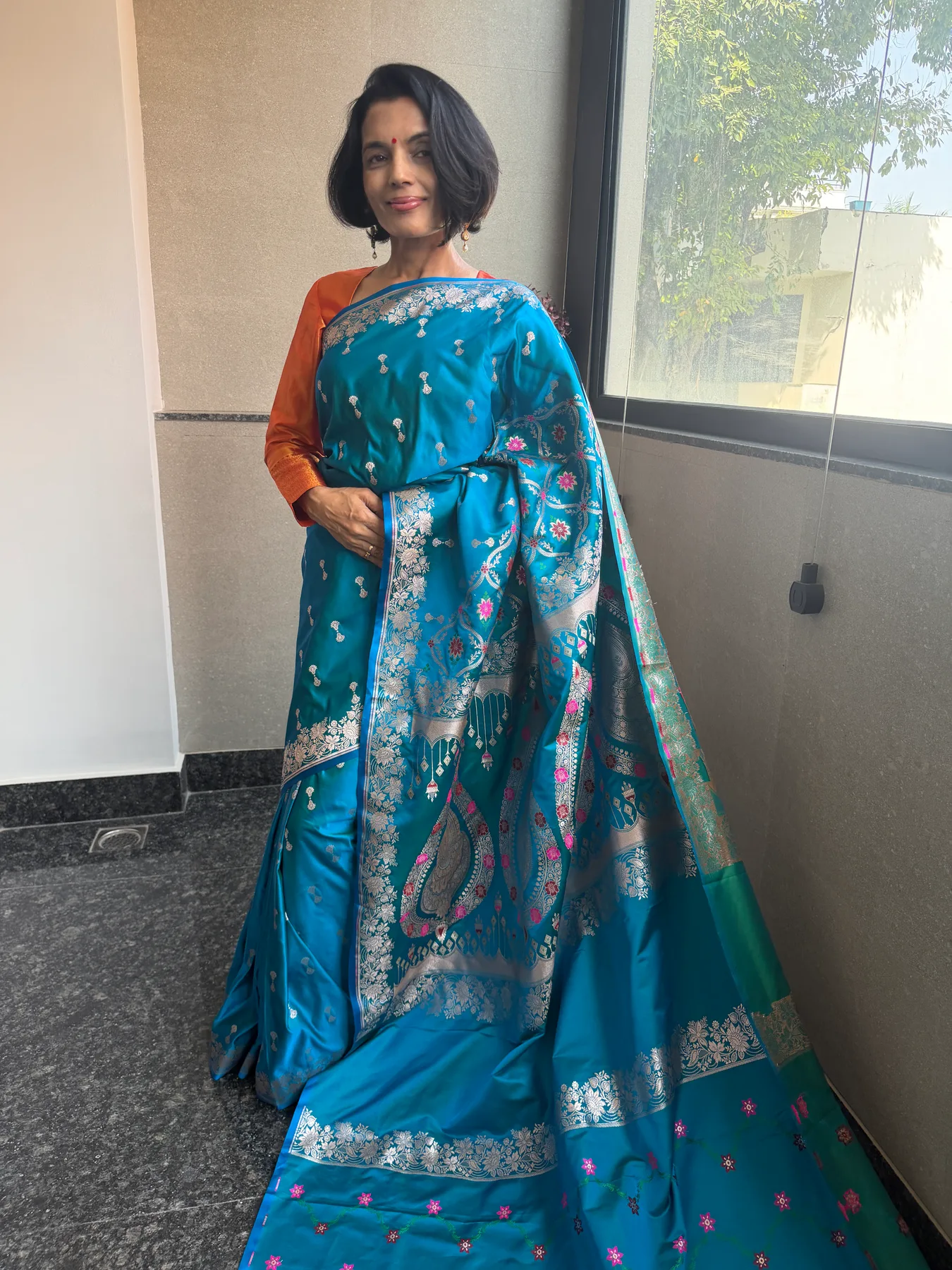 Teal Dual-Tone Mushroo Silk Grand Pallu Banarasi Saree with Silver-Tone Zari — Banarasi, Mushroo Silk, view 2
