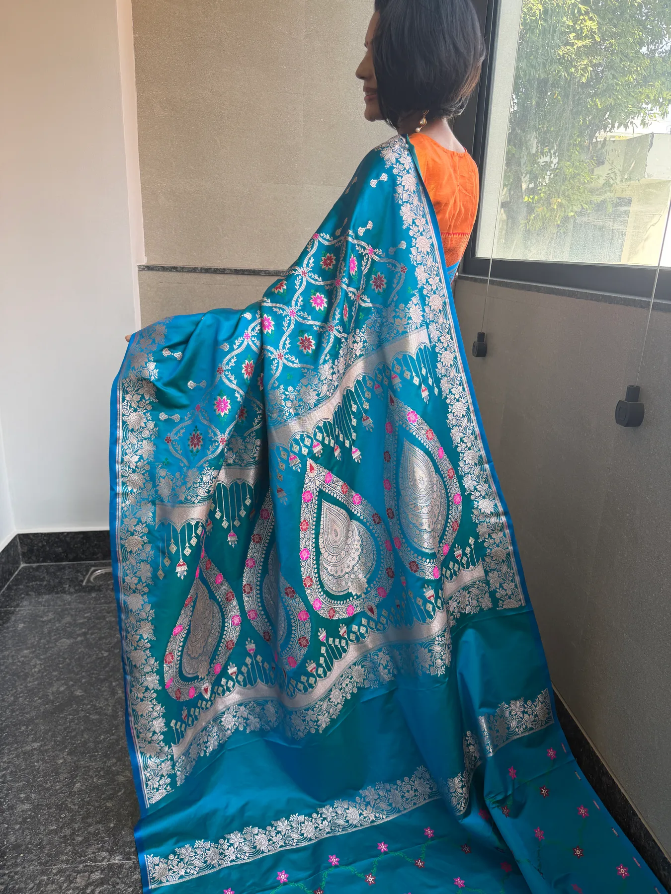 Teal Dual-Tone Mushroo Silk Grand Pallu Banarasi Saree with Silver-Tone Zari — Banarasi, Mushroo Silk, view 6