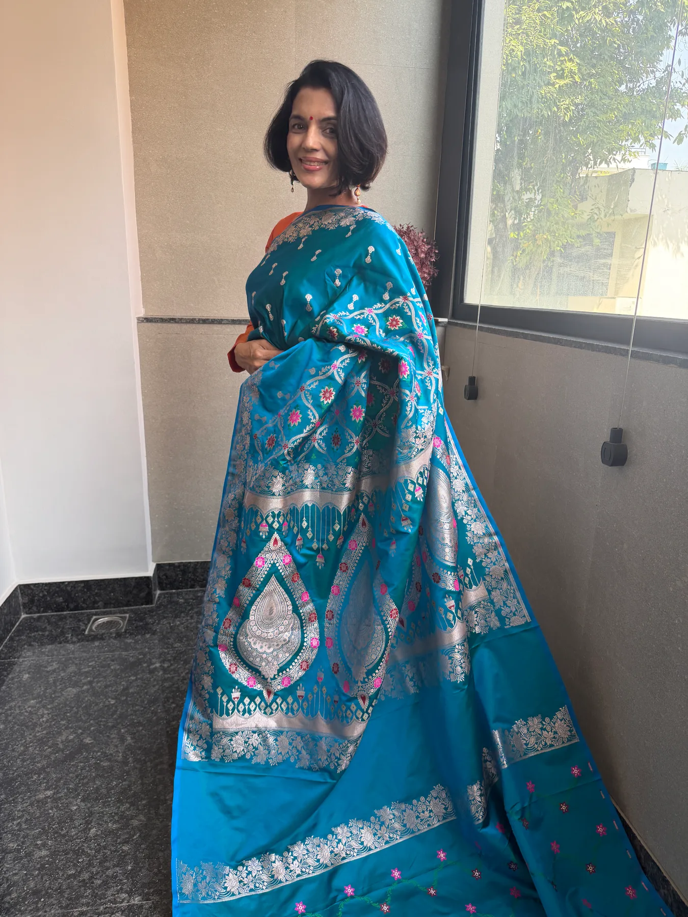 Teal Dual-Tone Mushroo Silk Grand Pallu Banarasi Saree with Silver-Tone Zari — Banarasi, Mushroo Silk, view 3