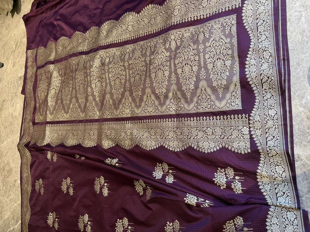 Wine Mushroo Silk Checkered Banarasi Saree — Kanjeewaram-Inspired Border — Banarasi, Mushroo Silk, Varanasi, Uttar Pradesh, view 7